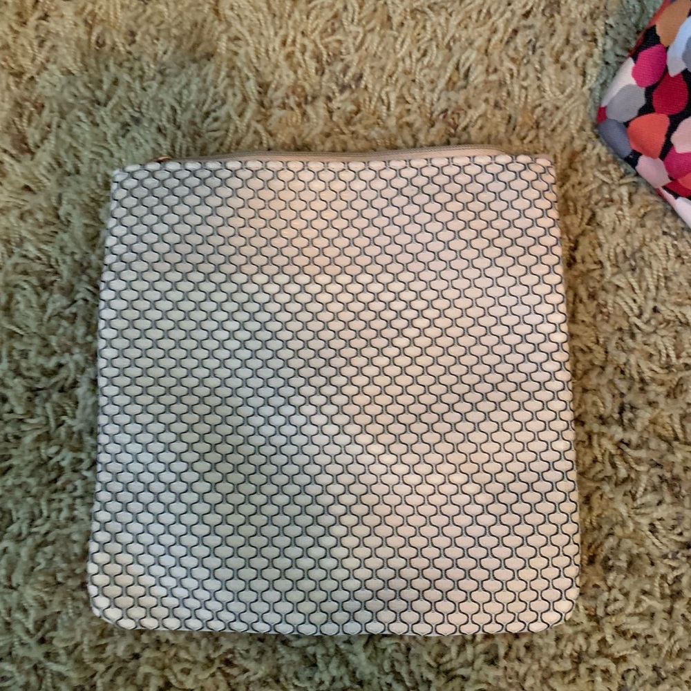 Makeup Bundle - Picture 2 of 8